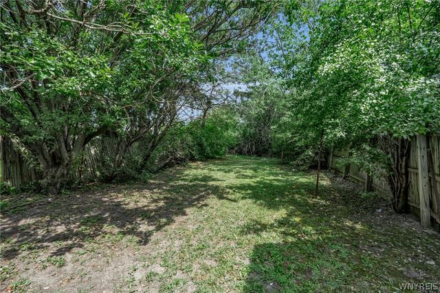 25 La Force Place, Buffalo, NY 14207