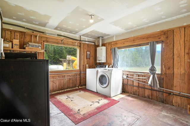 475 Old Range Rd, Clark Fork, ID 83811