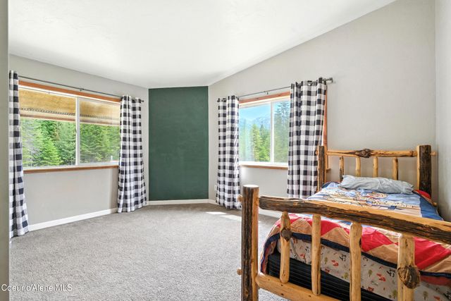 475 Old Range Rd, Clark Fork, ID 83811