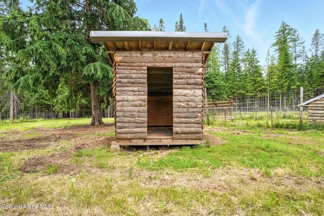 475 Old Range Rd, Clark Fork, ID 83811