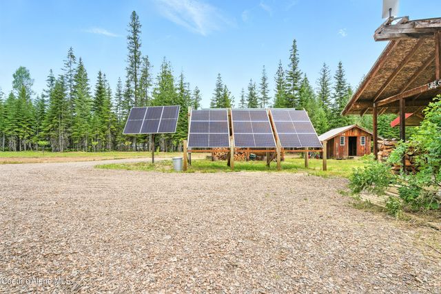 475 Old Range Rd, Clark Fork, ID 83811