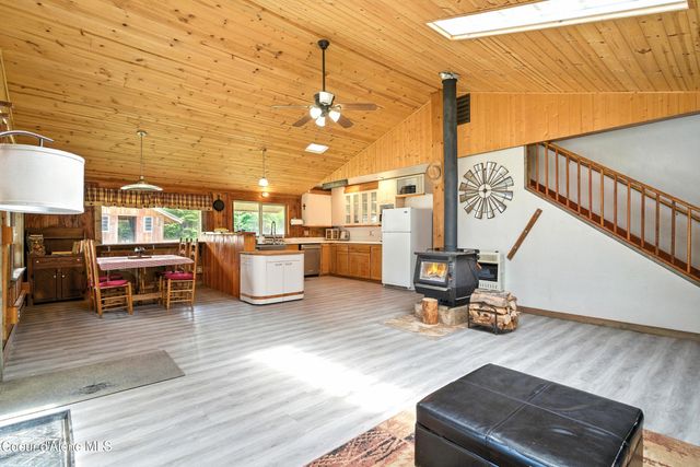 475 Old Range Rd, Clark Fork, ID 83811