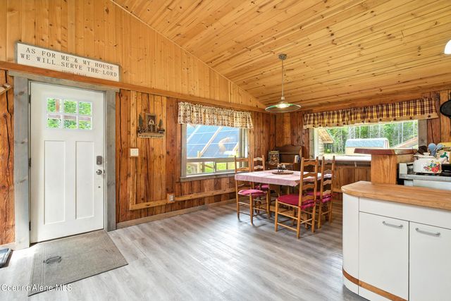 475 Old Range Rd, Clark Fork, ID 83811