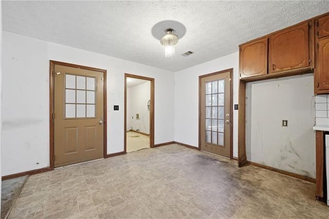 850 King SE Drive, Conyers, GA 30094