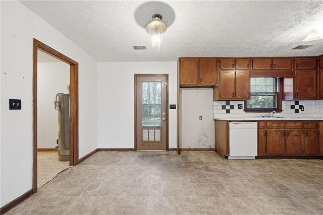 850 King SE Drive, Conyers, GA 30094