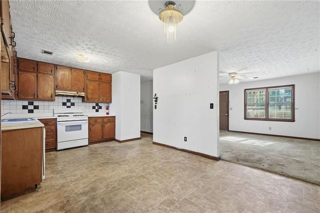 850 King SE Drive, Conyers, GA 30094