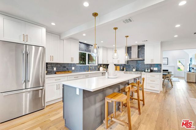 1363 S Curson Avenue, Los Angeles, CA 90019
