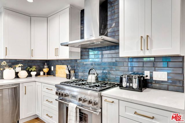 1363 S Curson Avenue, Los Angeles, CA 90019