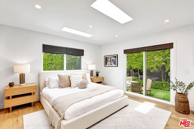 1363 S Curson Avenue, Los Angeles, CA 90019