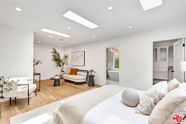 1363 S Curson Avenue, Los Angeles, CA 90019