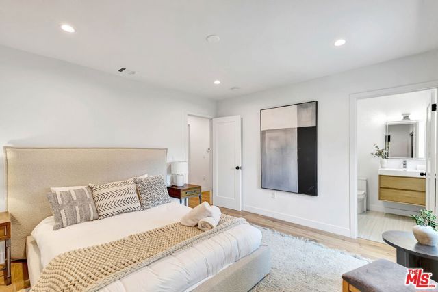 1363 S Curson Avenue, Los Angeles, CA 90019