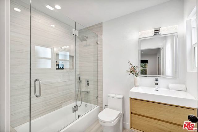 1363 S Curson Avenue, Los Angeles, CA 90019