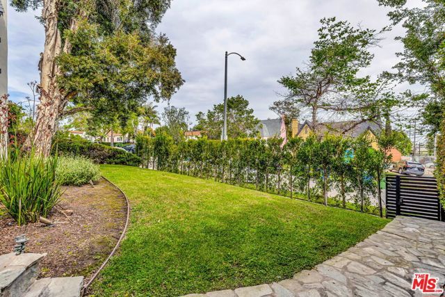 1363 S Curson Avenue, Los Angeles, CA 90019