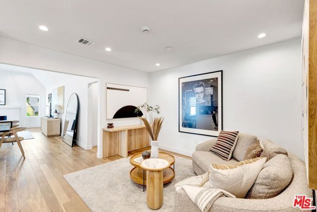 1363 S Curson Avenue, Los Angeles, CA 90019