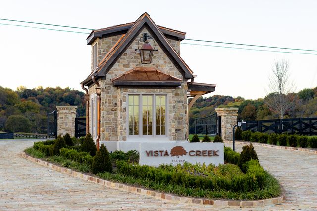 2001 Vista Creek Ln, Franklin, TN 37064