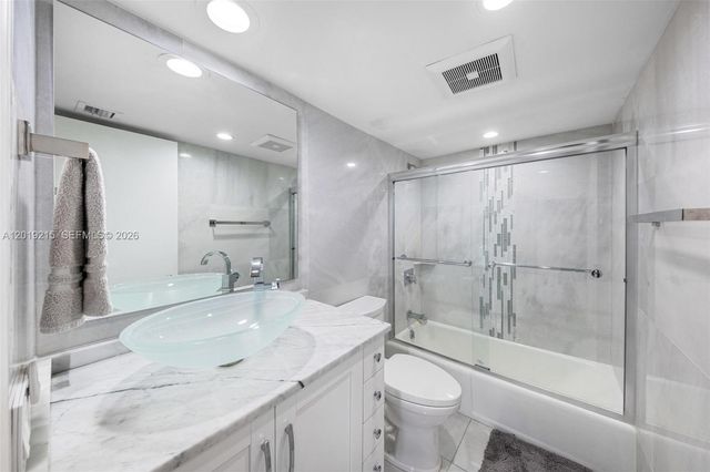 520 Brickell Key Dr A710, Miami, FL 33131