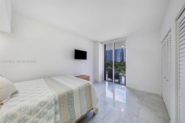 520 Brickell Key Dr A710, Miami, FL 33131