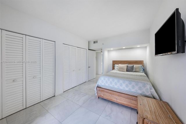 520 Brickell Key Dr A710, Miami, FL 33131