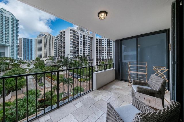 520 Brickell Key Dr A710, Miami, FL 33131