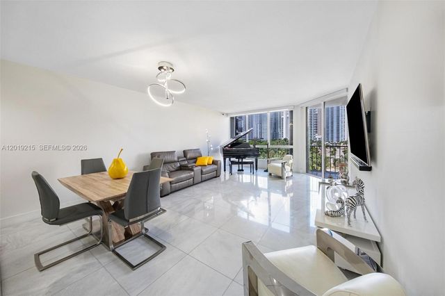 520 Brickell Key Dr A710, Miami, FL 33131