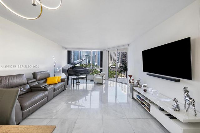520 Brickell Key Dr A710, Miami, FL 33131