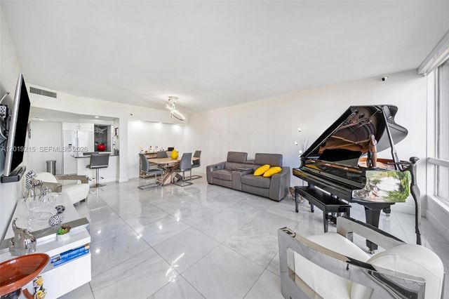 520 Brickell Key Dr A710, Miami, FL 33131