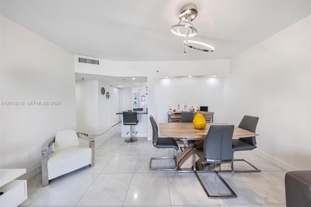 520 Brickell Key Dr A710, Miami, FL 33131