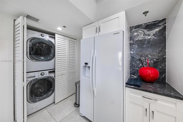 520 Brickell Key Dr A710, Miami, FL 33131
