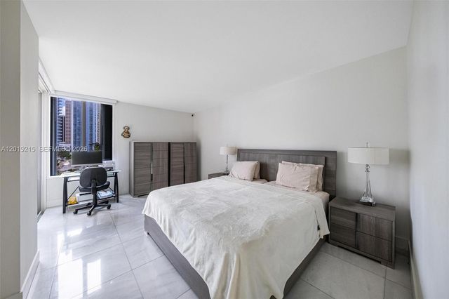 520 Brickell Key Dr A710, Miami, FL 33131