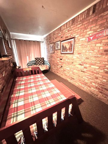 3902 Sides Street, Plainview, TX 79072