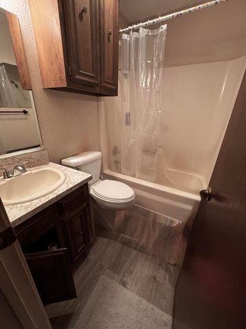 3902 Sides Street, Plainview, TX 79072