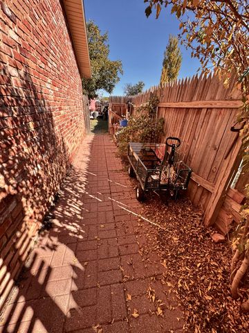 3902 Sides Street, Plainview, TX 79072