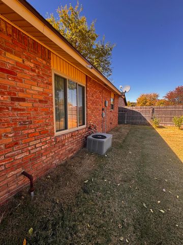 3902 Sides Street, Plainview, TX 79072