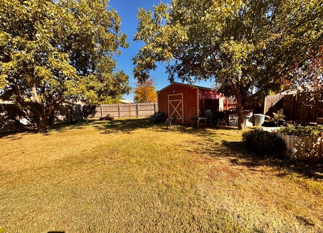 3902 Sides Street, Plainview, TX 79072