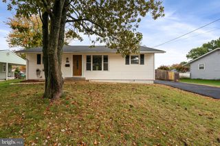 904 HOPTON RD, Woodbridge, VA 22191