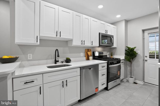 1346 N DOVER ST, Philadelphia, PA 19121