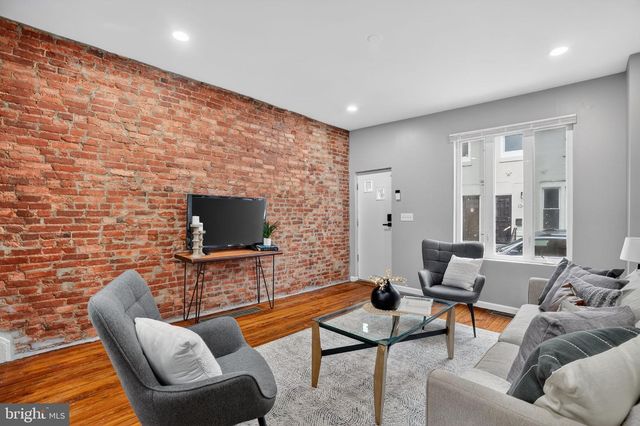 1346 N DOVER ST, Philadelphia, PA 19121