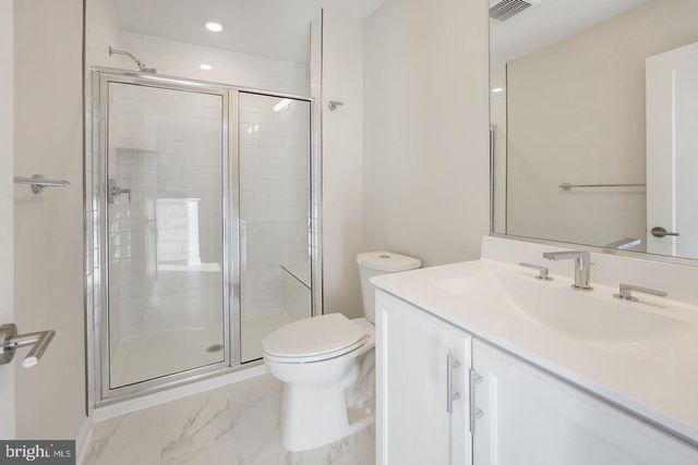 945 SYCAMORE DR SE, Washington, DC 20032