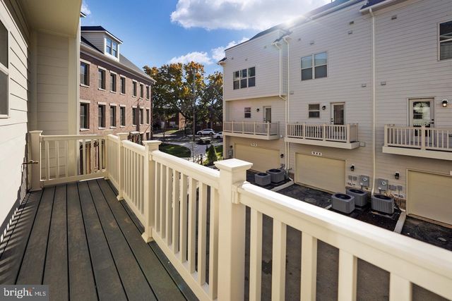 945 SYCAMORE DR SE, Washington, DC 20032