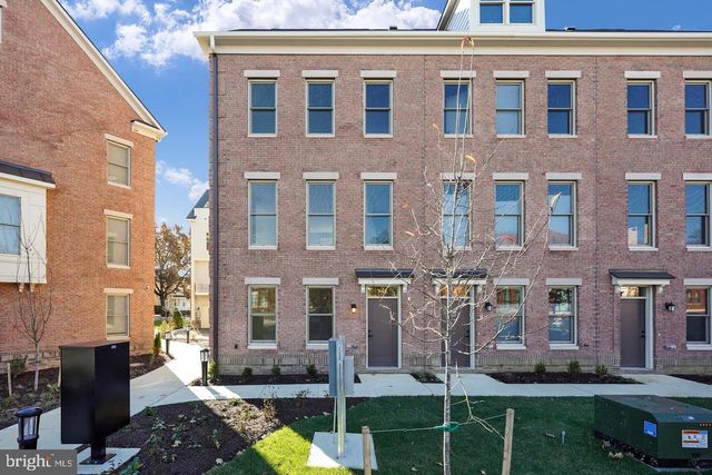 945 SYCAMORE DR SE, Washington, DC 20032