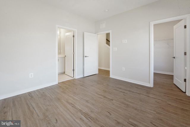 945 SYCAMORE DR SE, Washington, DC 20032