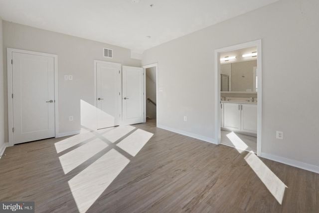 945 SYCAMORE DR SE, Washington, DC 20032