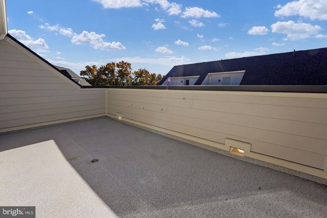 945 SYCAMORE DR SE, Washington, DC 20032
