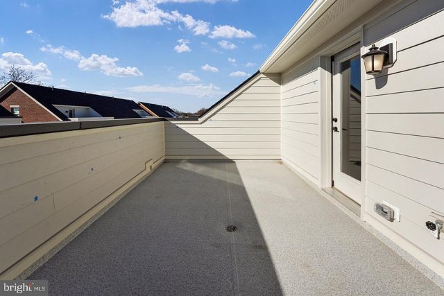 945 SYCAMORE DR SE, Washington, DC 20032