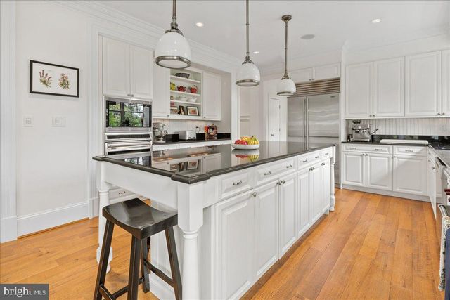 4615 32ND ST N, Arlington, VA 22207