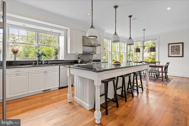 4615 32ND ST N, Arlington, VA 22207