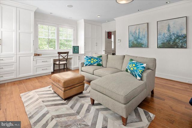 4615 32ND ST N, Arlington, VA 22207