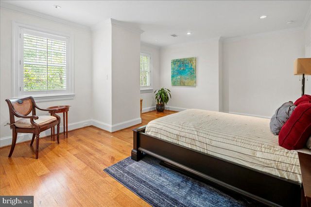 4615 32ND ST N, Arlington, VA 22207