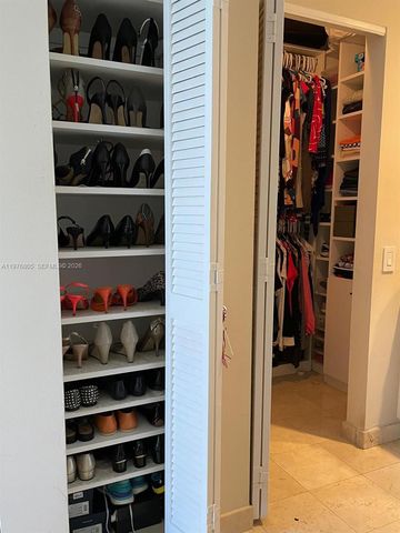 888 Brickell Key Dr 804, Miami, FL 33131