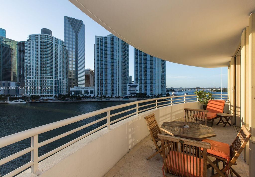 888 Brickell Key Dr 804, Miami, FL 33131